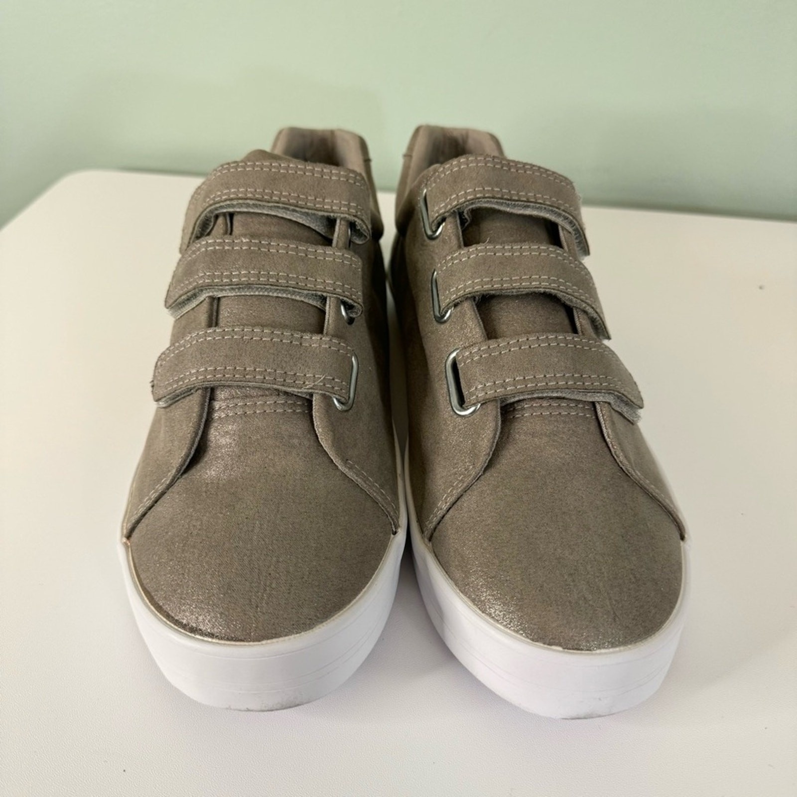Evans Women's Metallic Tan Fastened Closure Sneaker Size 9.5uk Extra Wide Ee — image 4 of 8